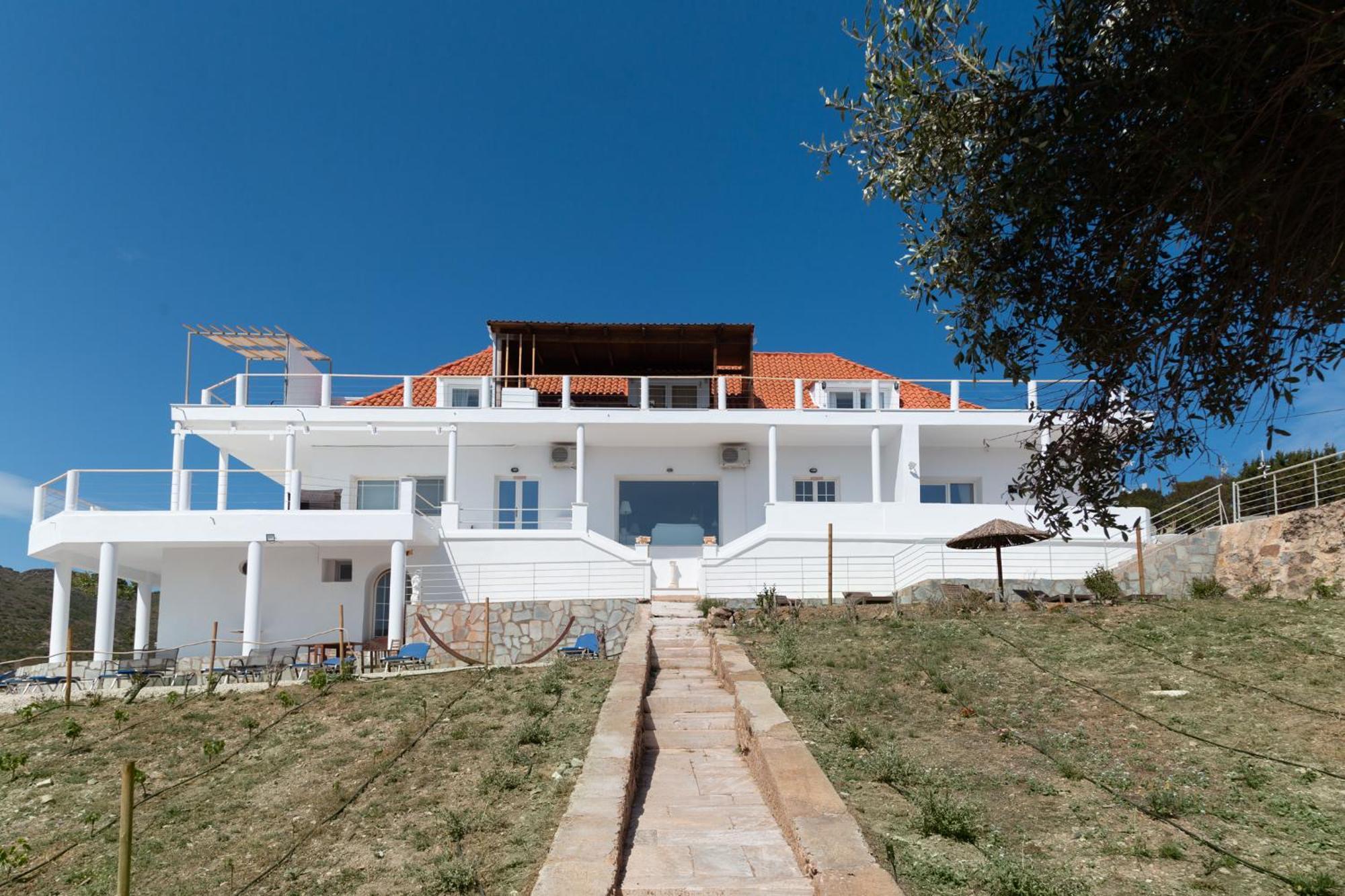 Hotel Poseidon And By The Sea 3*