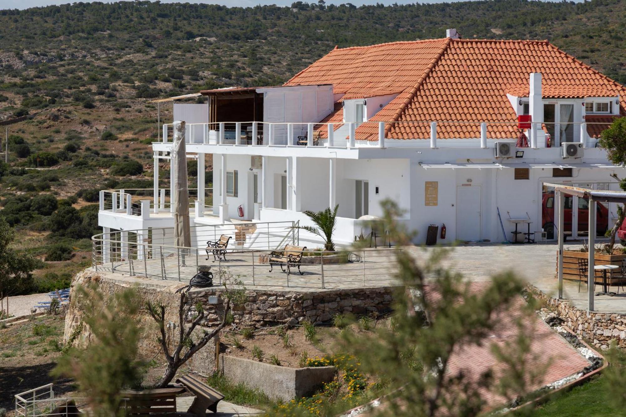 Otel Poseidon And By The Sea