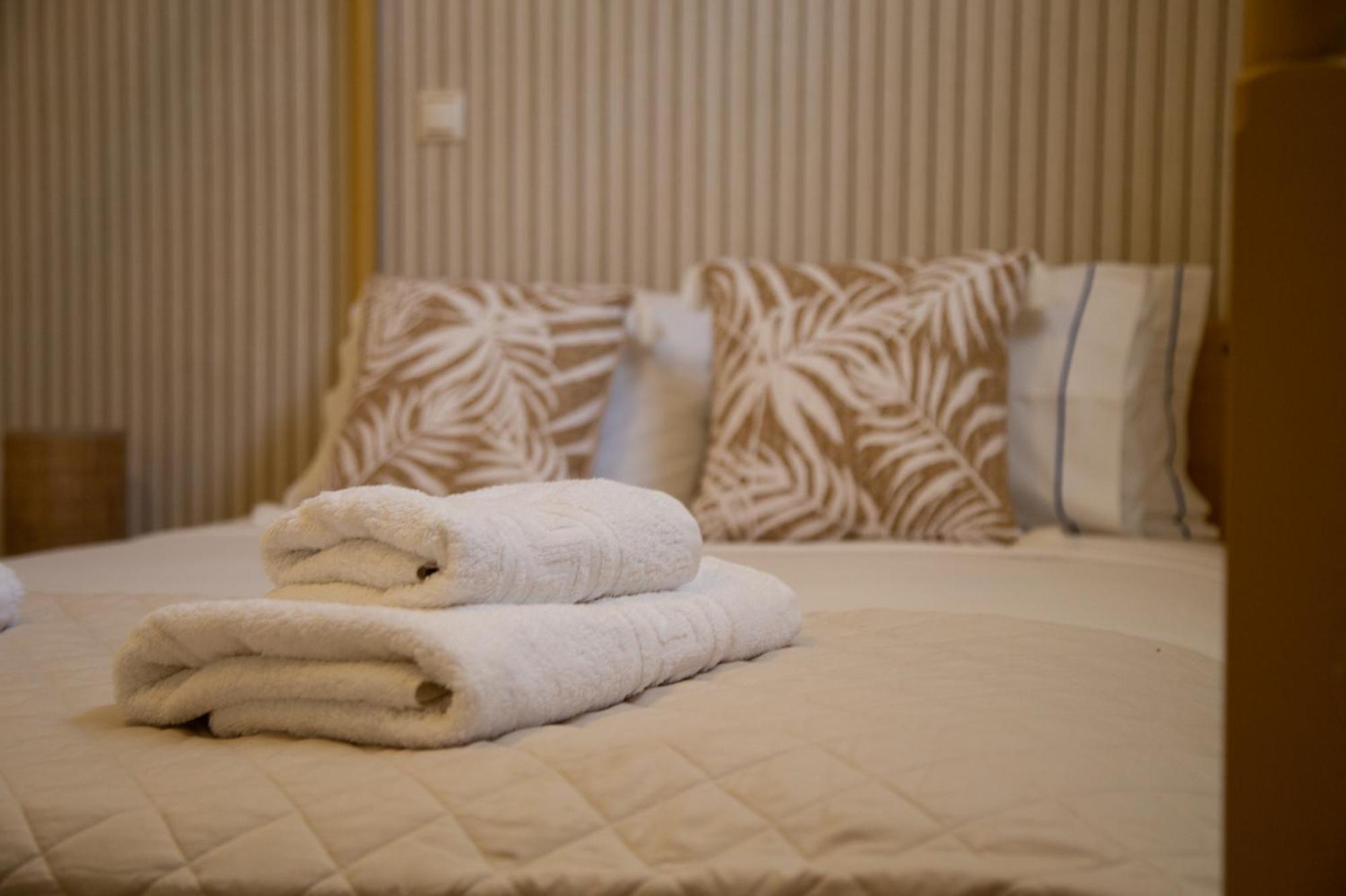 Poseidon And By The Sea Otel 3*