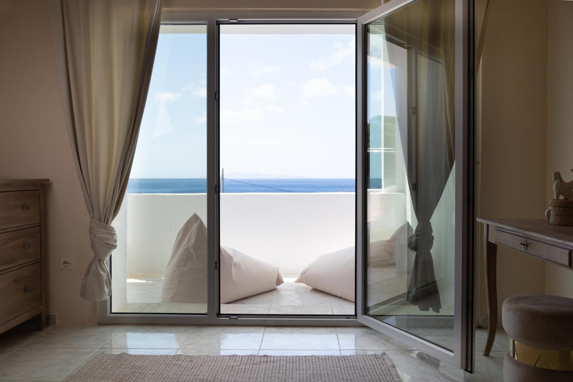 Poseidon And By The Sea Hotel 3*