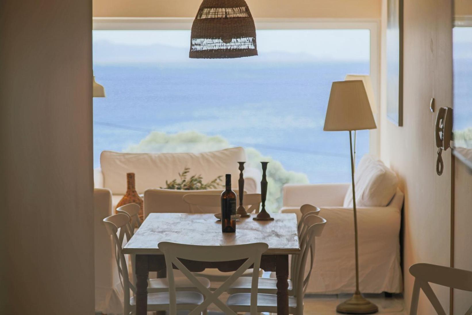 Hotel Poseidon And By The Sea