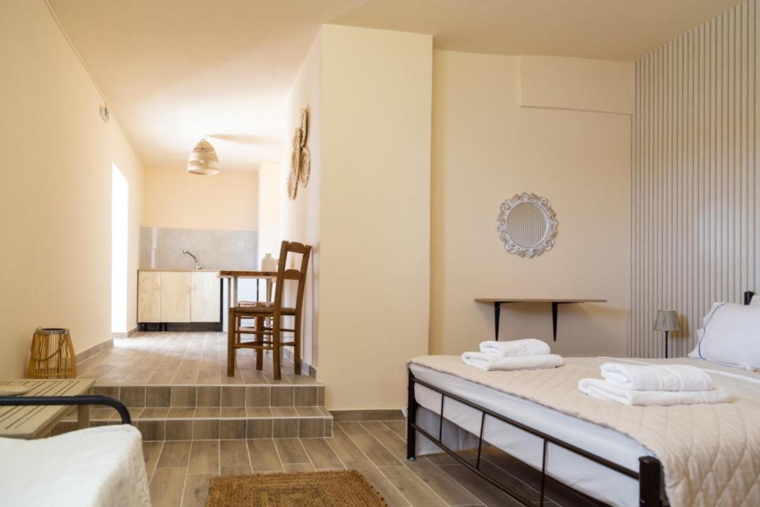 Poseidon And By The Sea Otel 3*