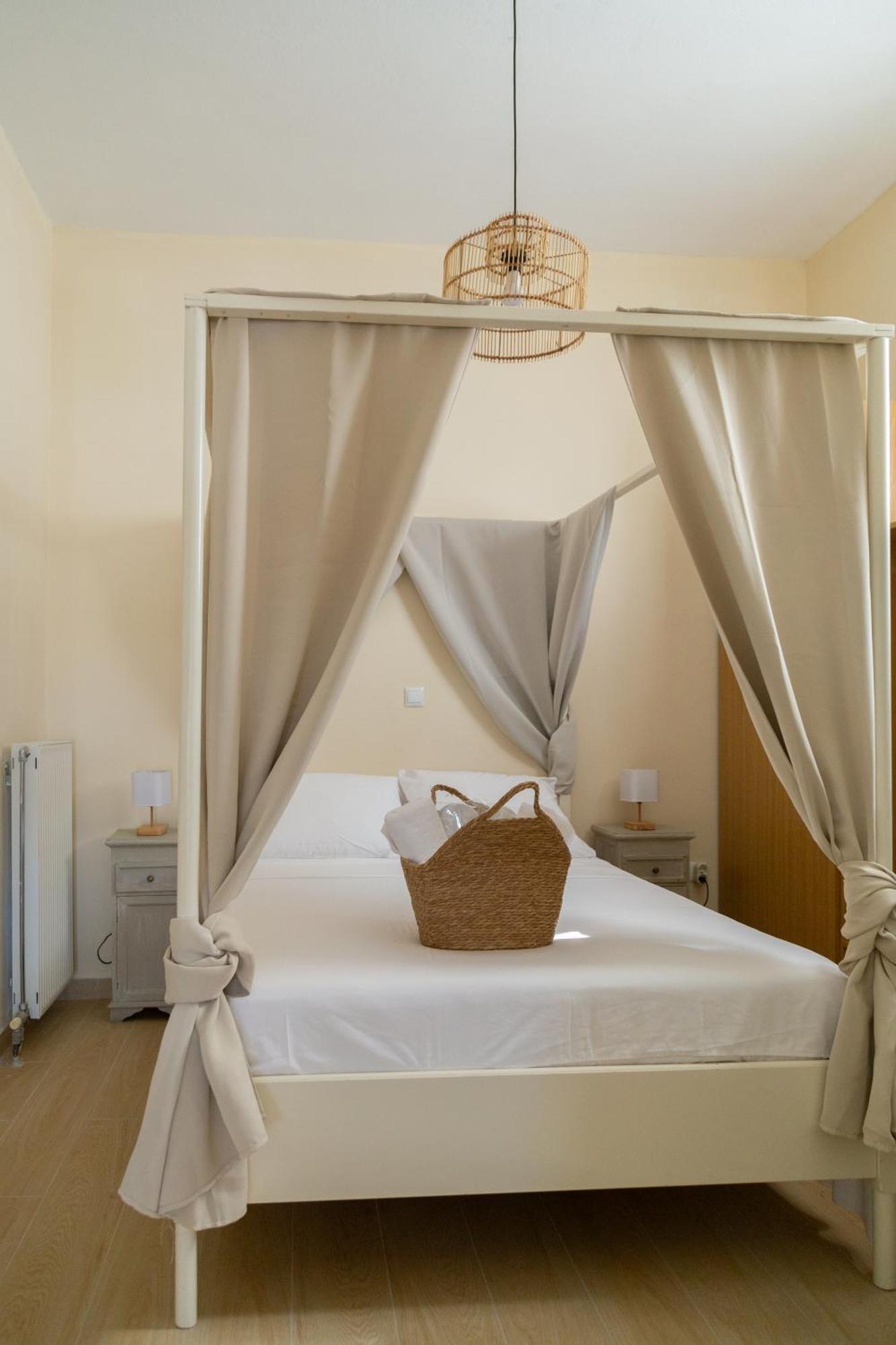 Poseidon Hotel 3*