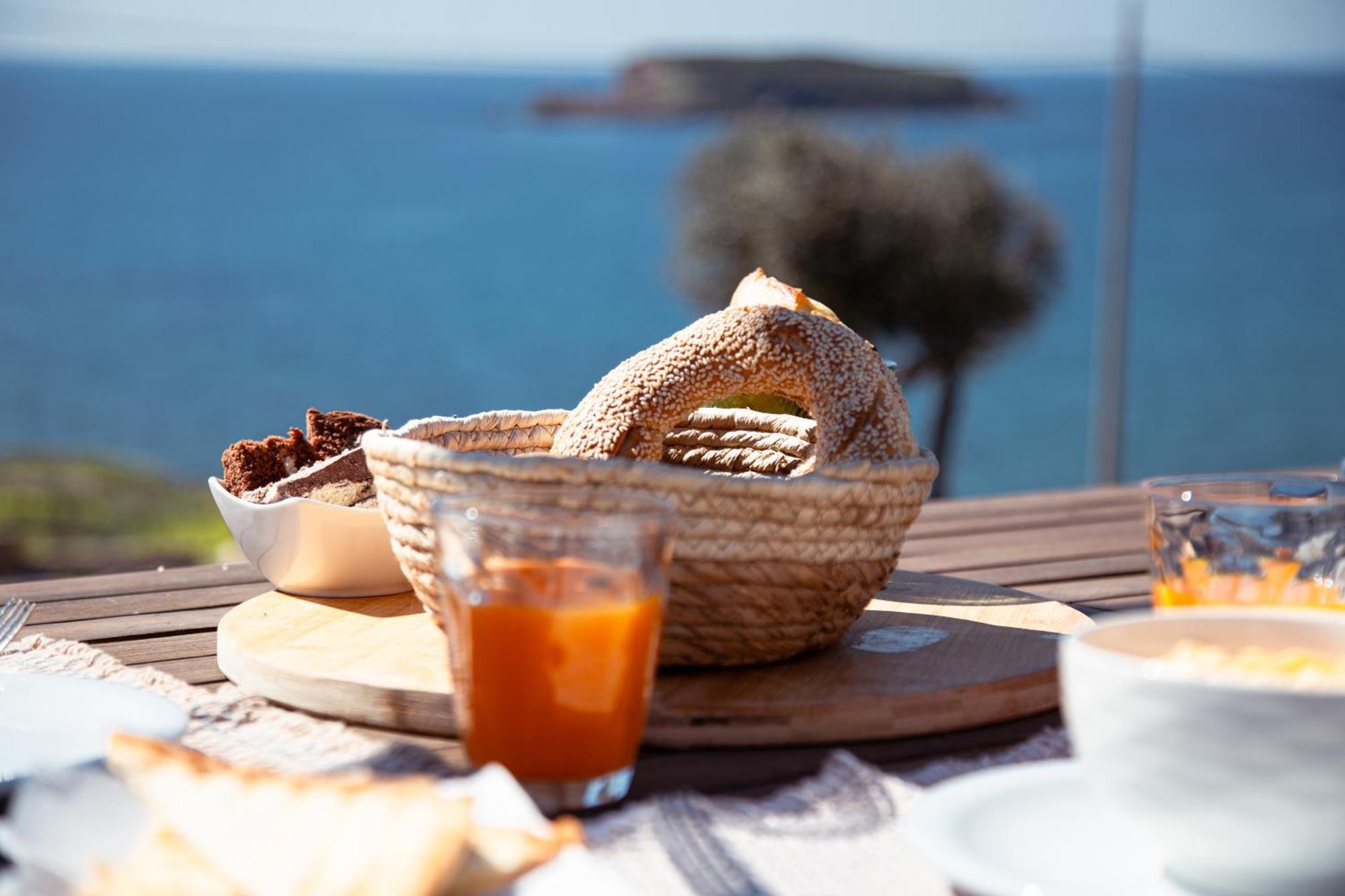 Poseidon And By The Sea Hotel 3*